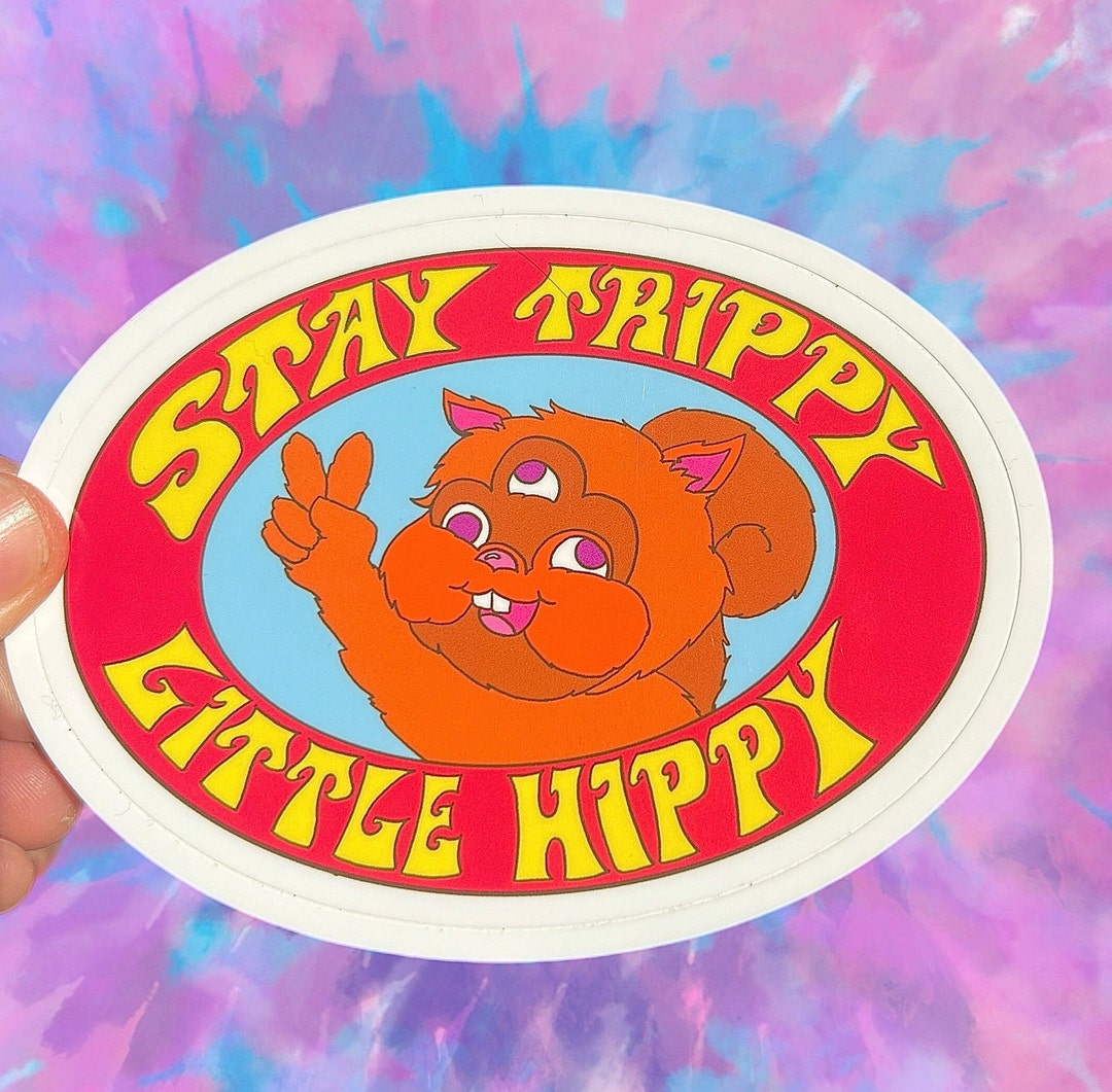 Mantente alucinante, pequeño hippy... Pegatina... Psicodélico... Fumeta...  Portátil... Botella de agua... Calcomanía - Etsy México, image size:1080x1061