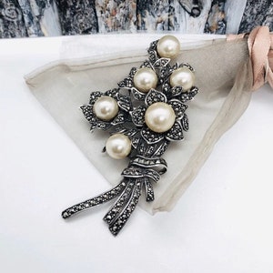 Vintage Sterling Silver Marcasite Pearl Flower Brooch