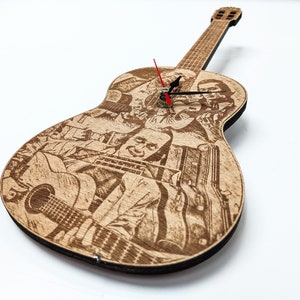 Reloj de pared de madera con forma de guitarra inspirado en Paco De Lucía