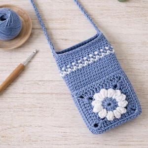 Patrón digital de bolso para teléfono a crochet, bandolera cuadrada con flores estilo abuela, estuche para teléfono en PDF, términos estadounidenses