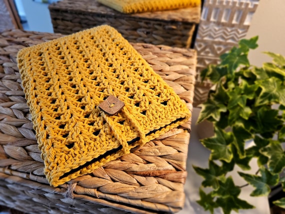 Instant pdf Crochet pattern, laptop case