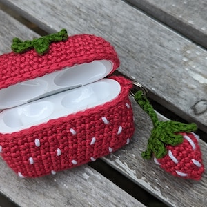 Airpod pro case crochet pattern strawberry with strawberry keychain, crochet pattern, digital pdf pattern