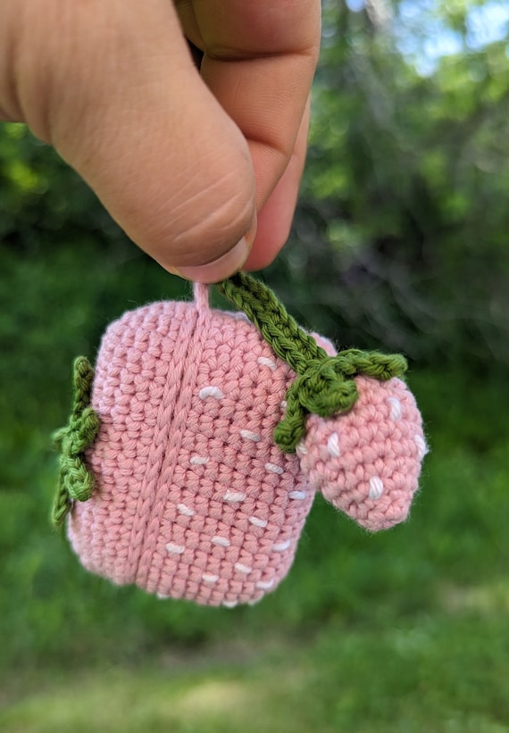 Strawberry Airpod Pro Case Crochet Pattern with Keychain (Digital PDF Pattern)