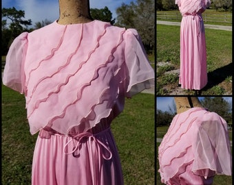 Roupas vintage, vestido feminino, roupa anos 70, maxi, rosa, boho, moda anos 1970, estilo boho, transparente, com cinto, ocasião especial, mangas curtas