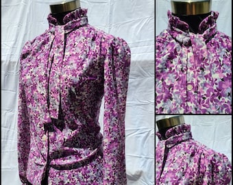 Vintage Clothing, Womens 70s Top, Blouse, Outfit, 1970s Shirt, Mock Neck, Boho Fashion, Bohemian Style, Tie Neck, Long Sleeve, Purple Floral