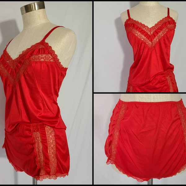 Vintage Clothing, Womens 90s Lingerie Set, 1990s Style, Boho, Bohemian Fashion, Shorts, Red, Lace, Small, Medium, Festival Outfit, Retro