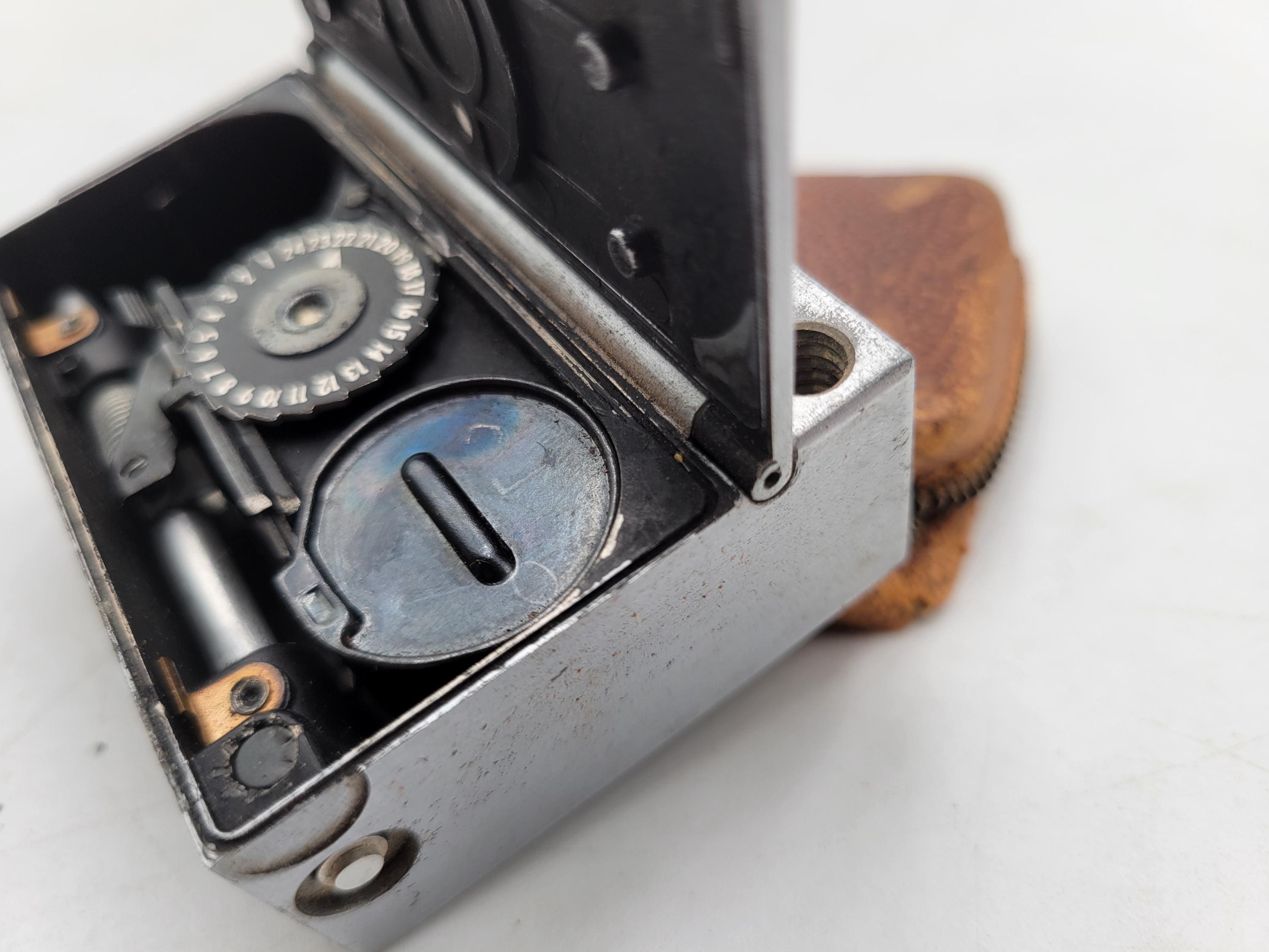 Vintage Micro 16 Spy Camera – 1940s-1950s Subminiature Camera With