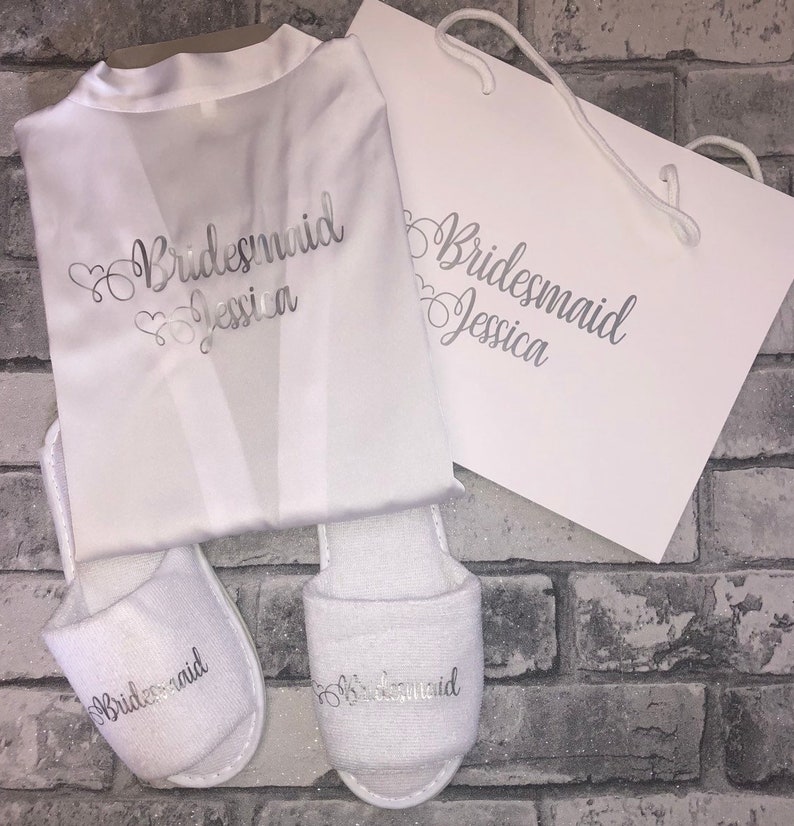 PERSONALISED plain or Lace trim Robe with a pair of slippers and a free gift bag or make up bag or tote bag to match Bride,Bridesmaid,MaidM