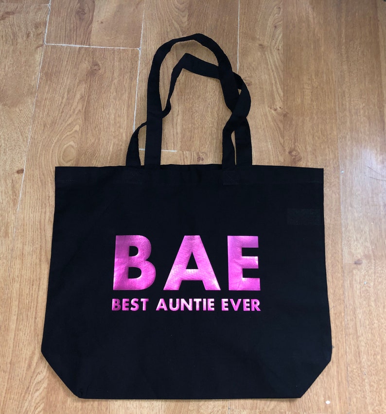 BAE Best Auntie Ever tote bags