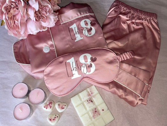 30th pyjamas online