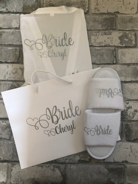 PERSONALISED plain or Lace trim Robe with a pair of slippers and a free gift bag or make up bag or tote bag to match Bride,Bridesmaid,MaidM