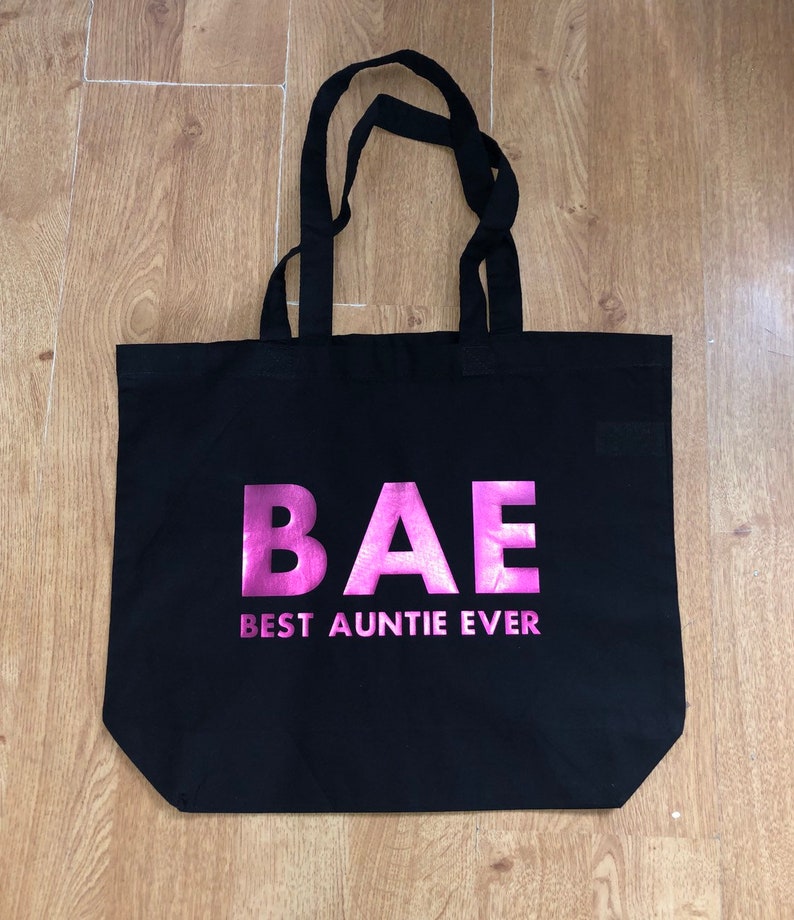 BAE Best Auntie Ever tote bags