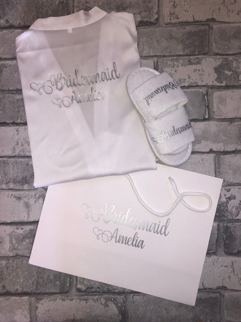 PERSONALISED plain or Lace trim Robe with a pair of slippers and a free gift bag or make up bag or tote bag to match Bride,Bridesmaid,MaidM