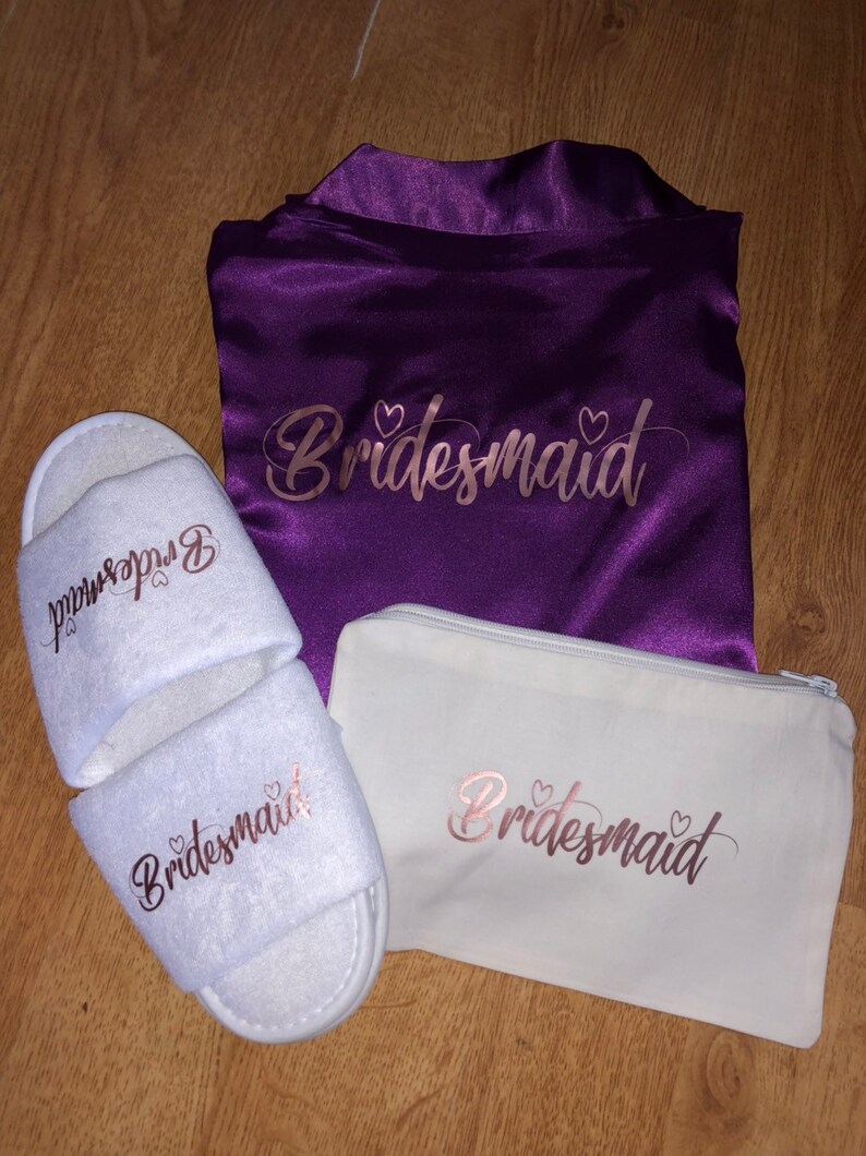 PERSONALISED plain or Lace trim Robe with a pair of slippers and a free gift bag or make up bag or tote bag to match Bride,Bridesmaid,MaidM
