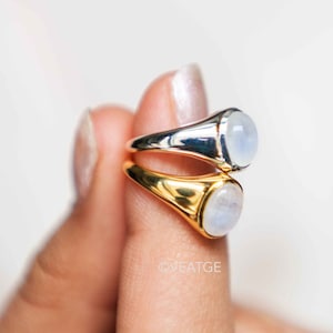 Rainbow Moonstone Signet Ring, Gold Moonstone Ring, Moonstone Ring Sterling Silver, June Birthstone