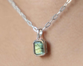 Labradorite Necklace with Paperclip Chain, Labradorite Pendant Silver 925, Unisex Jewelry, Modern Minimalist Natural Gemstone Jewelry, Gift