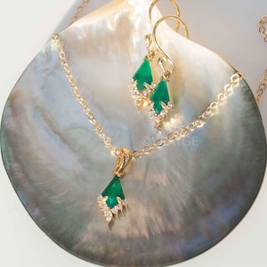 Unique Art Deco Set of Earrings Necklace, Natural Gemstone, Emerald Green Color, Birthday Anniversary Gift for Women, May Birthstone Jewlery