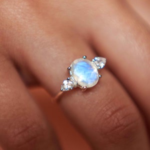 Florence Moonstone Ring, Natural Moonstone, Engagement Ring, Unique Christmas Gifts for Her, Rings for Women, Mom Birthday Gifts, Wife Gifts