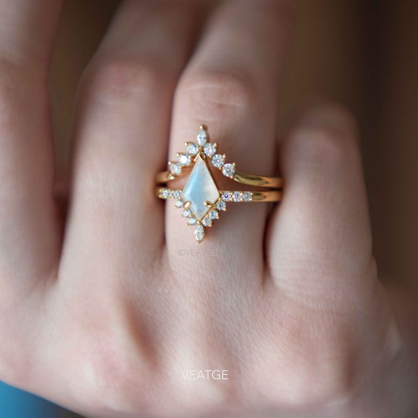 Rainbow Moonstone Ring Set, Kite Moonstone Gold Stacking Engagement Ring for Women, Unique Art Deco Bridal Wedding Gift, Moonstone Ring Gold