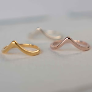 Peak Stacking Ring in Gold and Rose Gold Vermeil, Minimalist Stackable Chevron Rings, Handmade Gifts