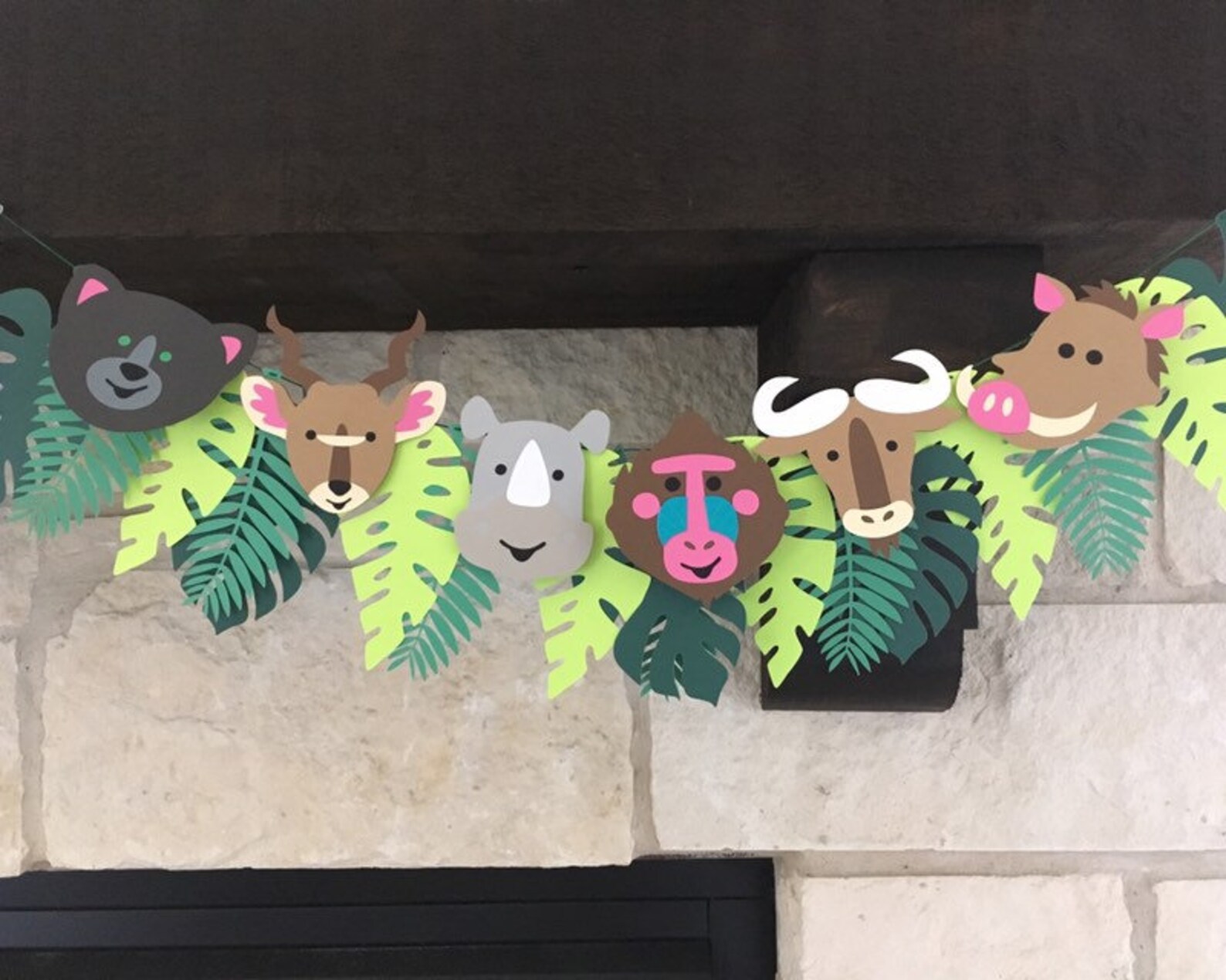 YunBey Dschungel Girlande 2 Stück - Filz Blätter Dekoration Für Themenpartys