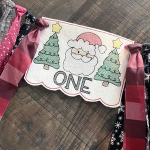 Banner per seggiolone in tessuto ricamato a tema Babbo Natale / Festa del primo compleanno / Classico / rosso nero bianco / Alberi di Natale