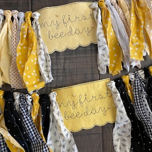 Banner para silla alta de primer cumpleaños del Día de las Abejas - "Mi primer día de las abejas" Decoración para fiesta con temática de abejas amarillas y negras - Banner para pastel aplastante de primer cumpleaños para Ba