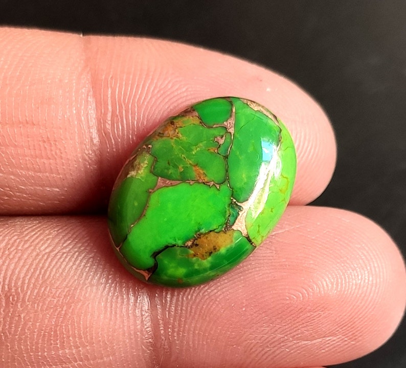 AAA+++Top Quality 10.35Cts Hand Made Smooth Cabochon Copper Turquoise Gemstone Natural Green Copper Turquoise Size 19X14X4.5 MM JJ4773