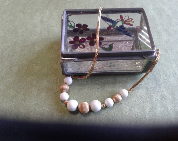 White Plastic and Brushed Goldtone Beaded Mod Chain Choker