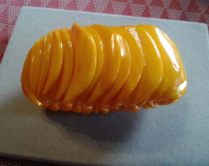 Chunky Chrome Yellow Dyed Shell Stretch Bracelet