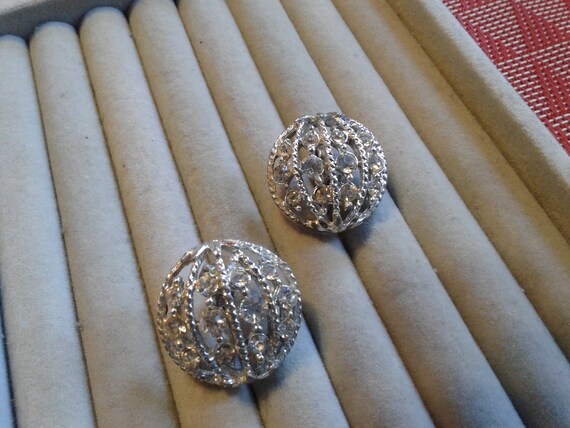 Silvertone Rhinestone Globe or Sectioned Ball Scr… - image 1