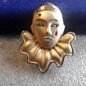 Pierrot Harlequin Clown in Matte and Shiny Goldtone with Red Enamel Star and Teardrop