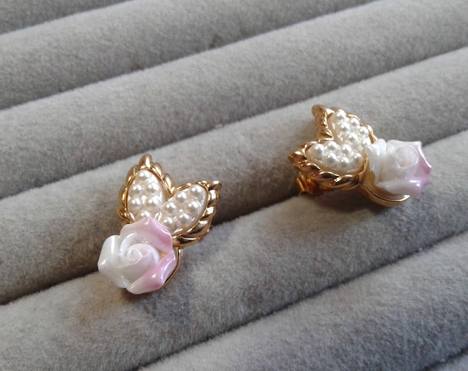 Avon 1991 "Porcelain Blossom" Flower and Pearl Leaf Post Back Goldtone Earrings, Signed