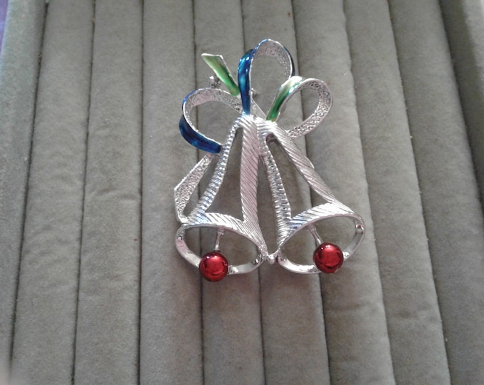 Gerrys Open Tracery Bells and Bow Christmas Brooch, Signed, Silver or Gold Tone