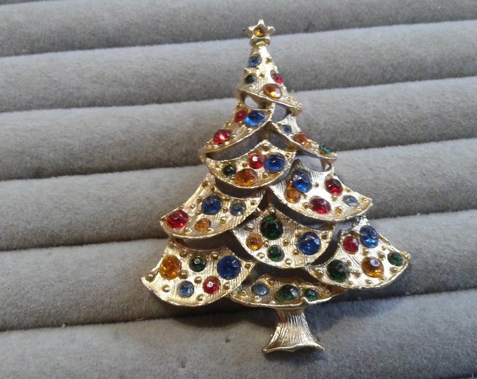Midcentury Goldtone Christmas Tree Brooch with Multicolored Rhinestones