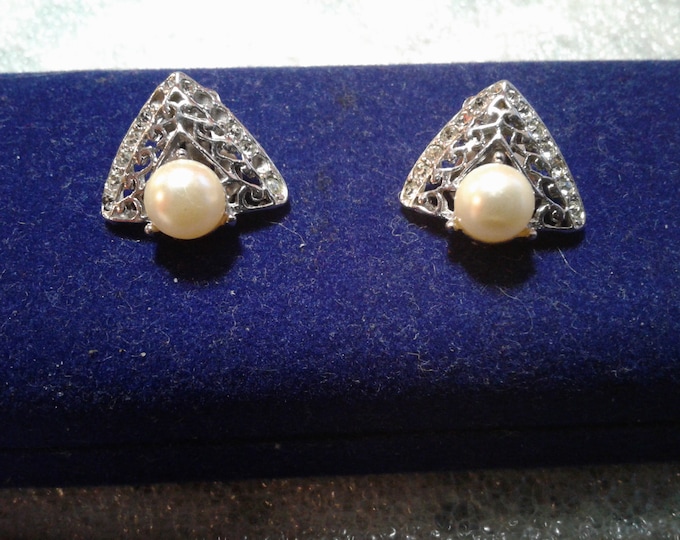 Triangular Filigree Faux Pearl and Rhinestone Clip On Earrings