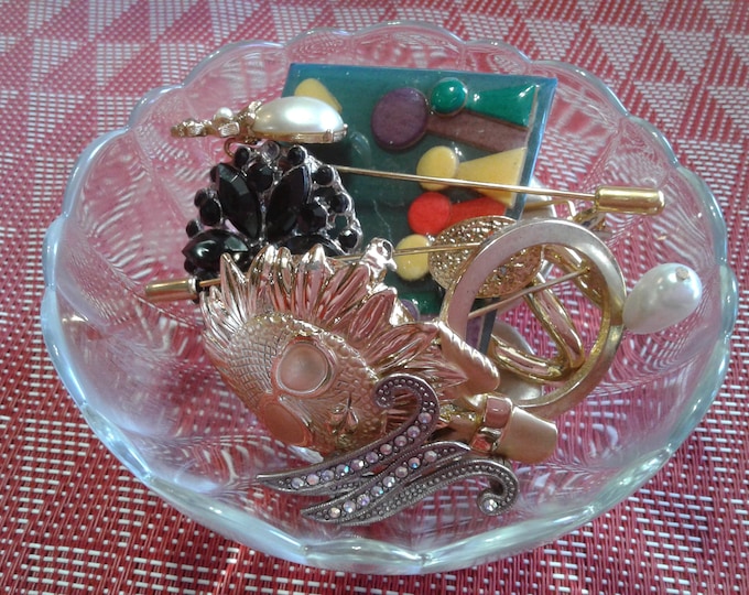 Brooch-O-Plosion! Ten Semi Random Brooches and Stick Pins, Dish Not Included