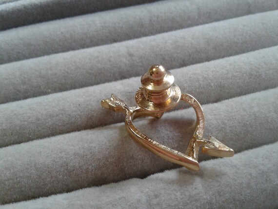 Avon Open Heart Pin with Arrow, Signed - image 2