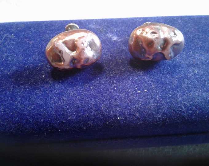 Dark Blush Rose Beige Barogue Glass Pearl Screwback Earrings