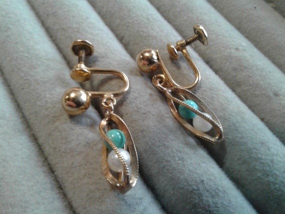 Goldtone Chain Drop Earrings with Reconstituted Turquoise Bead Drops Goldtone Chain Drop Earrings with Reconstituted Turquoise Bead Drops