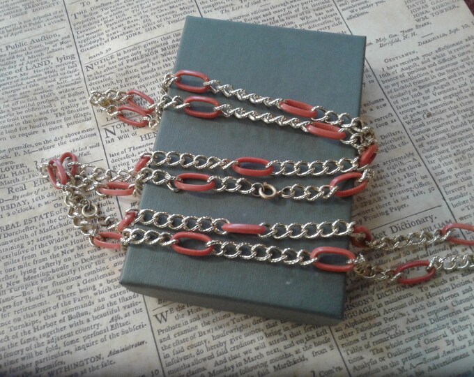 Vintage Lightweight Goldtone Metal and Rust Colored Plastic Link Long Chain Necklace