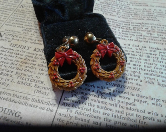 Molded Plastic Holly Leaf or Christmas Wreath Dangle Screwback Earrings