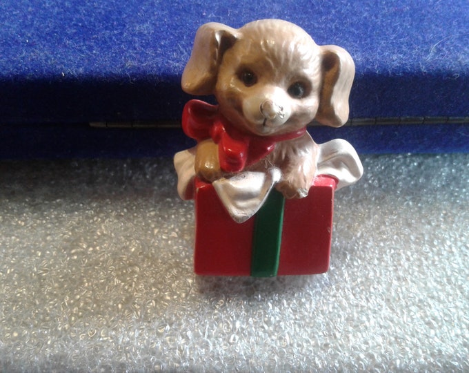 Hallmark 1989 Puppy in Present Box Novelty Christmas Pin, Signed and Dated