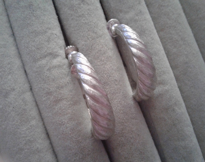 Goldette Silvertone Rope Pattern Tapered Huggie Hoop Clip On Earrings