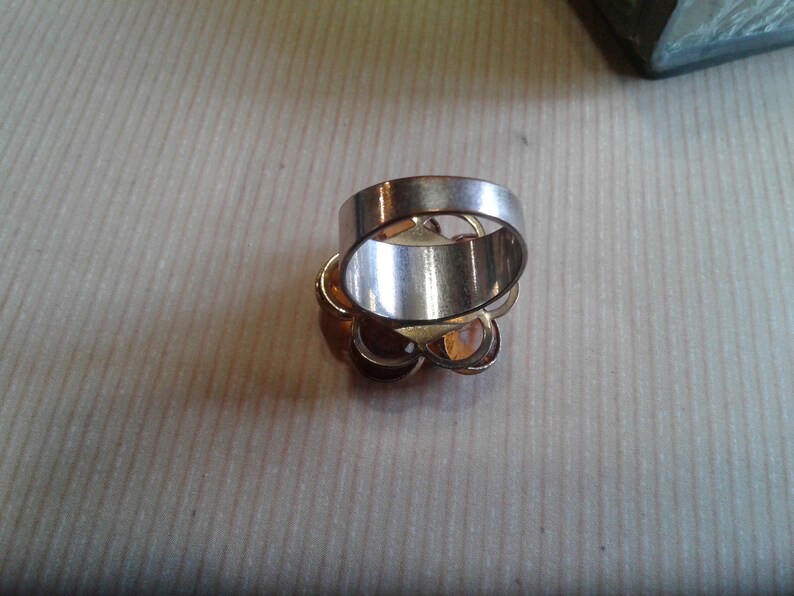Size 8 Goldtone Metal Cased Faceted Amber Rhinestone Floral Fashion Ring with Wide Band