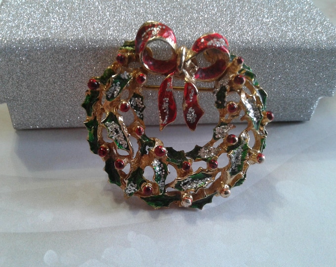 Silver Glitter and Enamel Paint on Goldtone Christmas Wreath Brooch, 1960s/70s