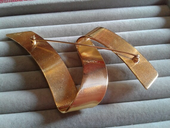 Large Monet Goldtone Ribbon Brooch, Signed - image 3