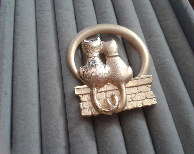 JJ Matte and Shiny Goldtone Two Cats on a Wall with a Moon Brooch, Signed