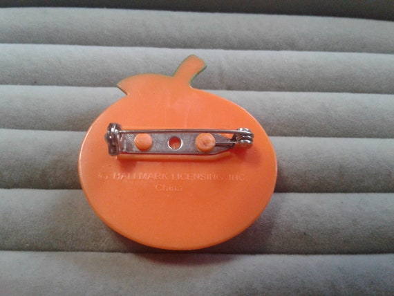Hallmark Plastic Cartoonish Pumpkin Pin, Signed, … - image 2