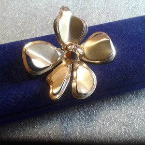 Goldtone Dimensional Floral Cutout Brooch